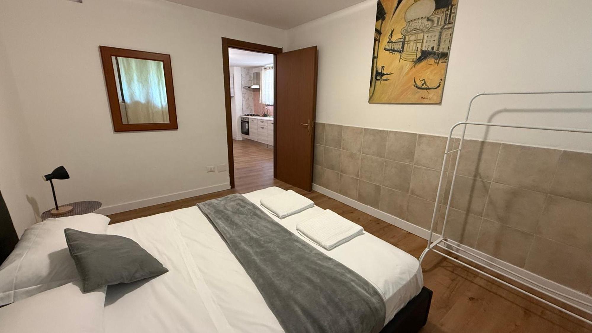 Dehomes - Relax & Business Apartments Buccinasco Phòng bức ảnh